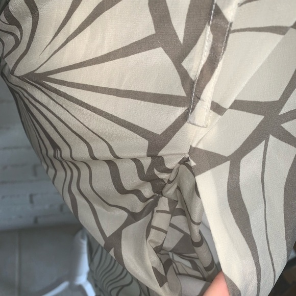 Club Monaco 100% Silk White Abstract Mini Dress - Picture 4 of 7